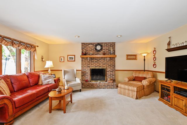 8955 Linden Drive, Tinley Park, IL 60487