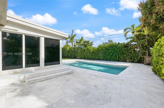 7750 SW 16th St, Miami, FL 33155