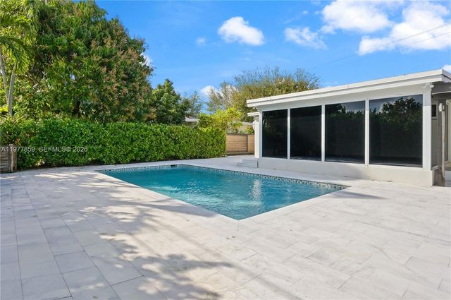 7750 SW 16th St, Miami, FL 33155