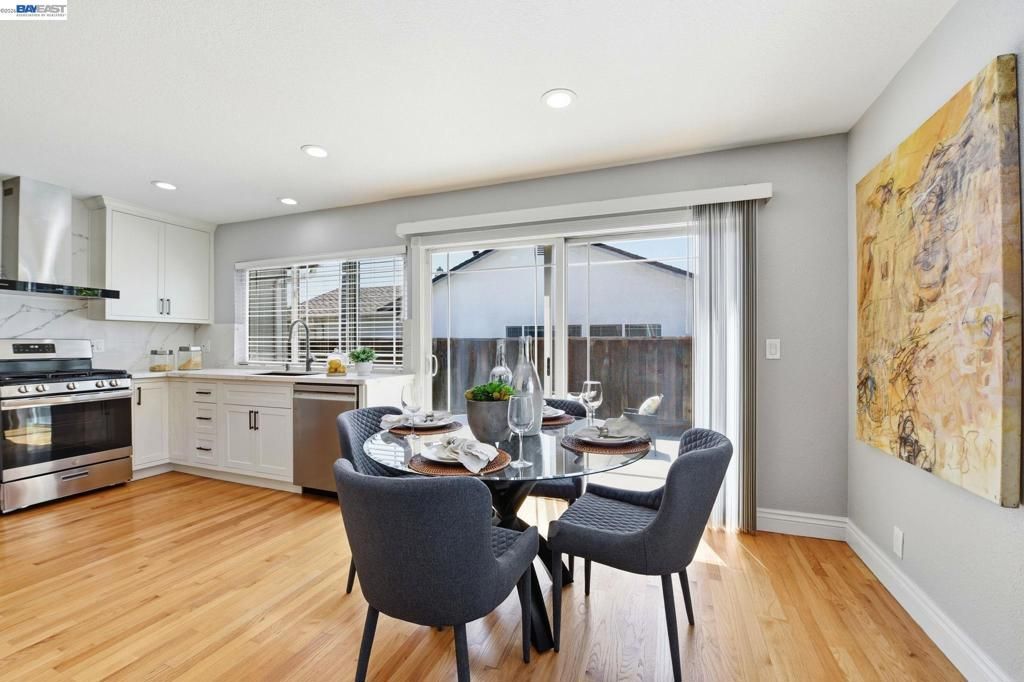 Image 16 of property listing at 6093 Blacklock Ct, San Jose, CA 95123