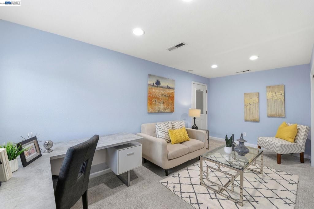 Image 19 of property listing at 6093 Blacklock Ct, San Jose, CA 95123