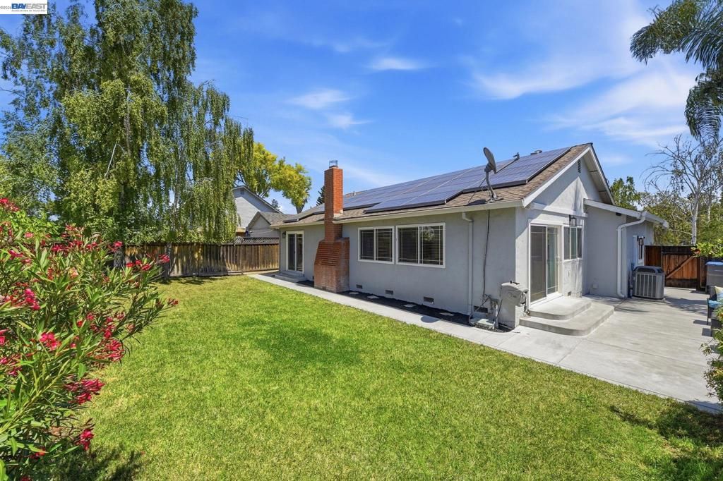 Image 36 of property listing at 6093 Blacklock Ct, San Jose, CA 95123