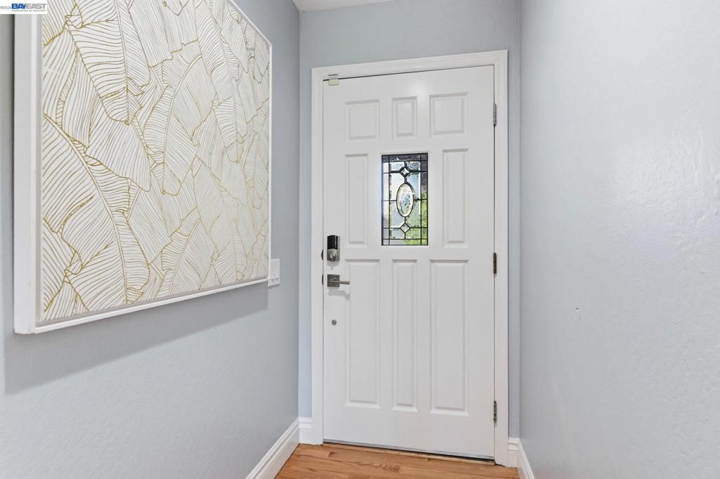 Image 5 of property listing at 6093 Blacklock Ct, San Jose, CA 95123