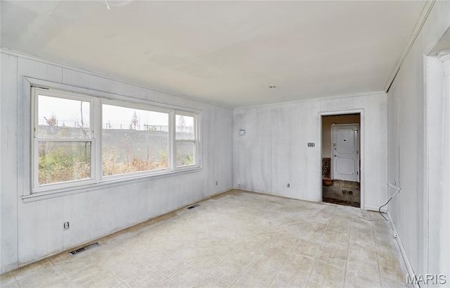 8637 Mayflower Court, St Louis, MO 63132