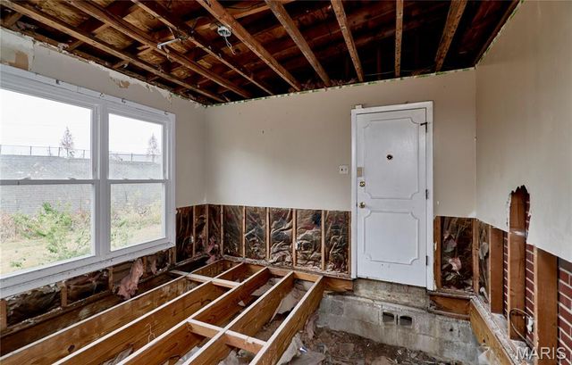 8637 Mayflower Court, St Louis, MO 63132