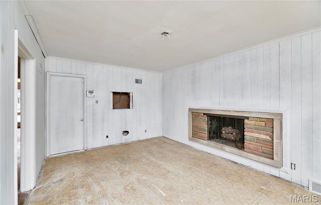 8637 Mayflower Court, St Louis, MO 63132