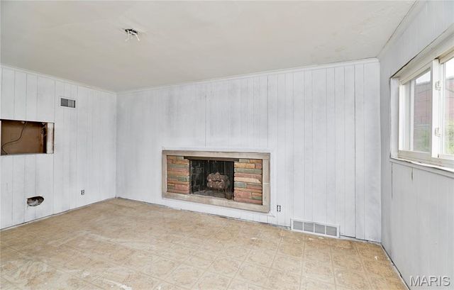 8637 Mayflower Court, St Louis, MO 63132