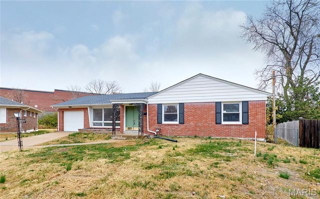 8637 Mayflower Court, St Louis, MO 63132