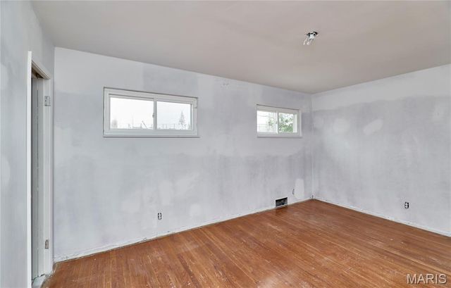 8637 Mayflower Court, St Louis, MO 63132