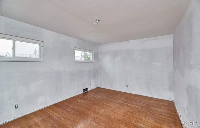 8637 Mayflower Court, St Louis, MO 63132