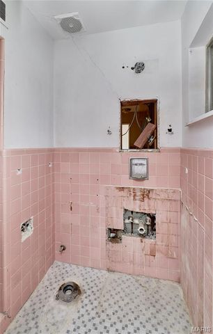 8637 Mayflower Court, St Louis, MO 63132