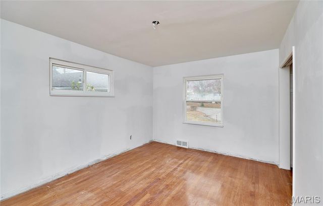 8637 Mayflower Court, St Louis, MO 63132