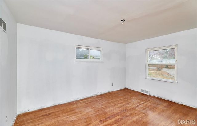 8637 Mayflower Court, St Louis, MO 63132