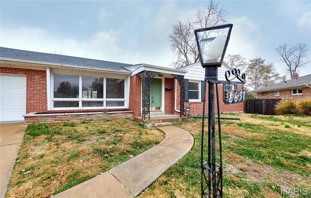 8637 Mayflower Court, St Louis, MO 63132