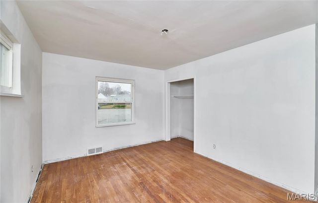 8637 Mayflower Court, St Louis, MO 63132