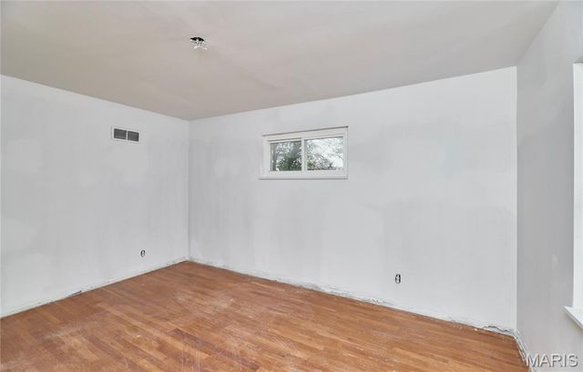 8637 Mayflower Court, St Louis, MO 63132