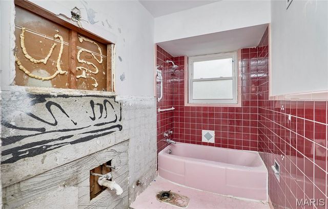 8637 Mayflower Court, St Louis, MO 63132