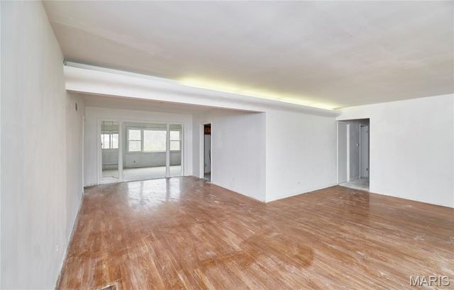 8637 Mayflower Court, St Louis, MO 63132