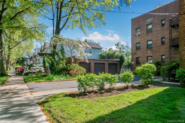 218-12 43rd Avenue 2E, Bayside, NY 11361
