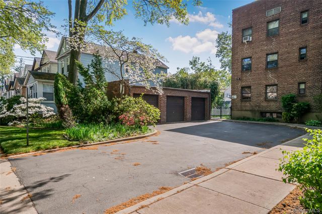 218-12 43rd Avenue 2E, Bayside, NY 11361