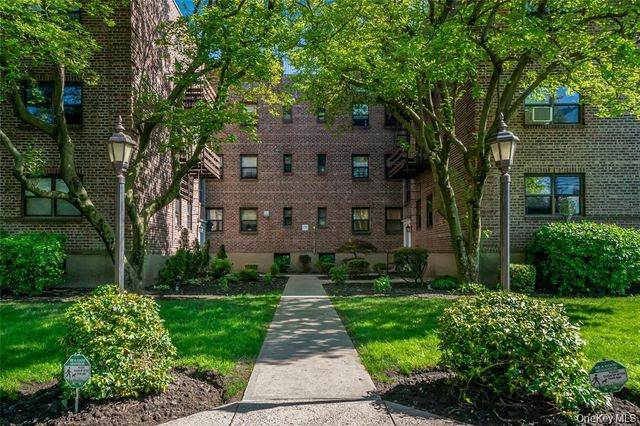 218-12 43rd Avenue 2E, Bayside, NY 11361