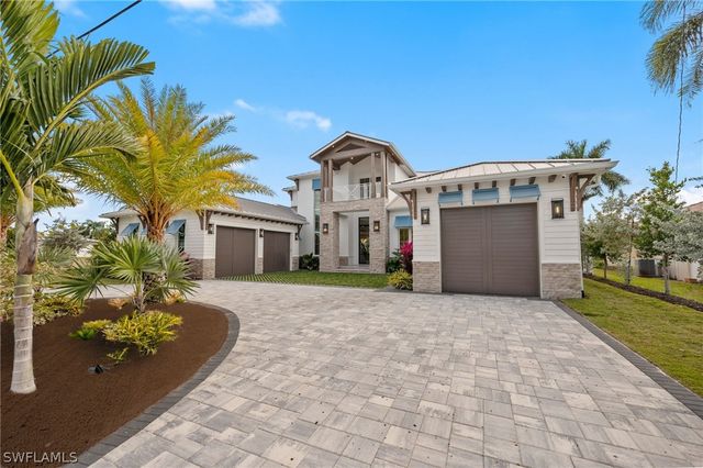 570 HARBOUR DR, Naples, FL 34103