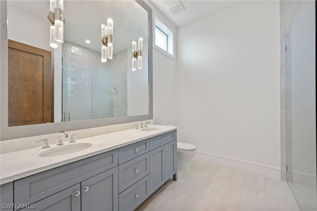 570 HARBOUR DR, Naples, FL 34103