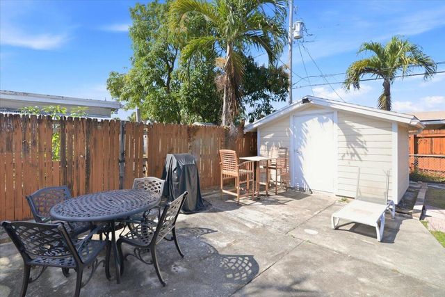 541 NE 58th Court, Fort Lauderdale, FL 33334