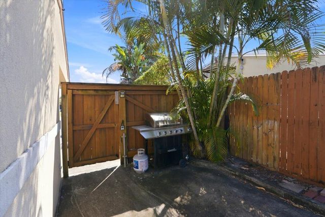 541 NE 58th Court, Fort Lauderdale, FL 33334