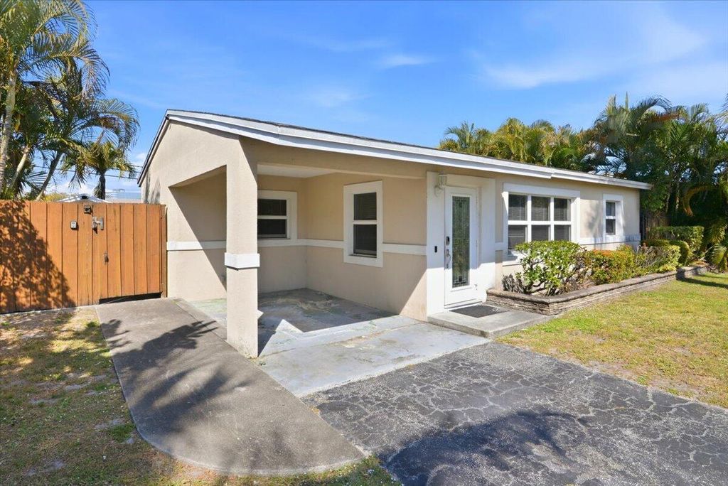 541 NE 58th Court, Fort Lauderdale, FL 33334