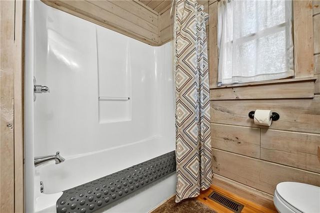 100 Arrow Way, Mineral Bluff, GA 30559