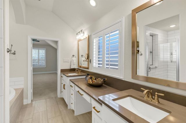 1928 Crested Ridge Road, Fort Worth, TX 76008