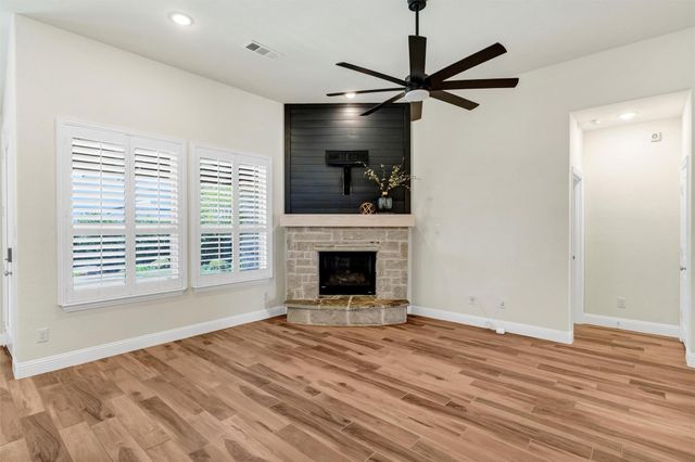 1928 Crested Ridge Road, Fort Worth, TX 76008