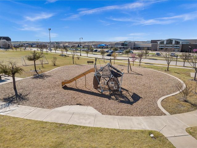 1928 Crested Ridge Road, Fort Worth, TX 76008