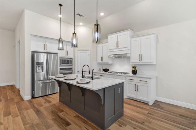 1928 Crested Ridge Road, Fort Worth, TX 76008