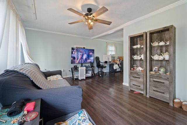 406 Applegate Avenue, Toms River, NJ 08757