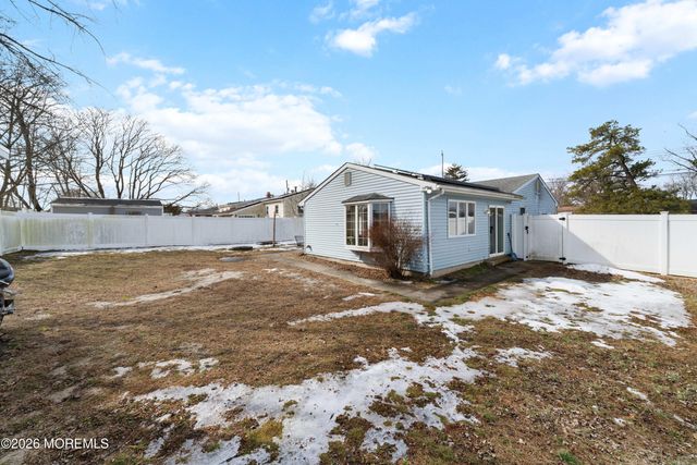 406 Applegate Avenue, Toms River, NJ 08757