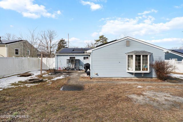 406 Applegate Avenue, Toms River, NJ 08757