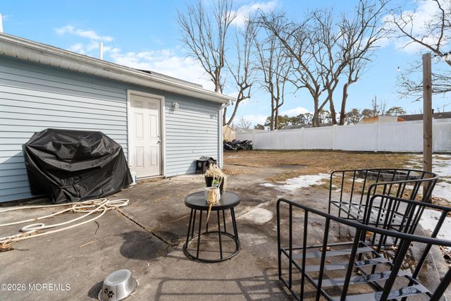 406 Applegate Avenue, Toms River, NJ 08757