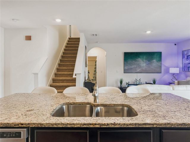 2933 IVY LAKE CT, Lakeland, FL 33811