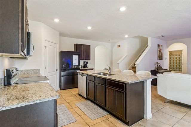 2933 IVY LAKE CT, Lakeland, FL 33811