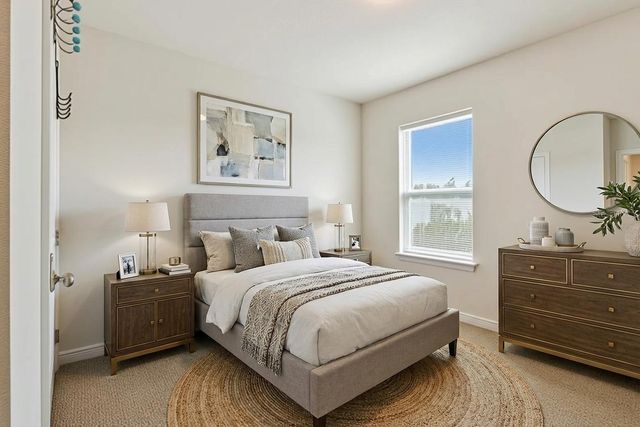 2933 IVY LAKE CT, Lakeland, FL 33811