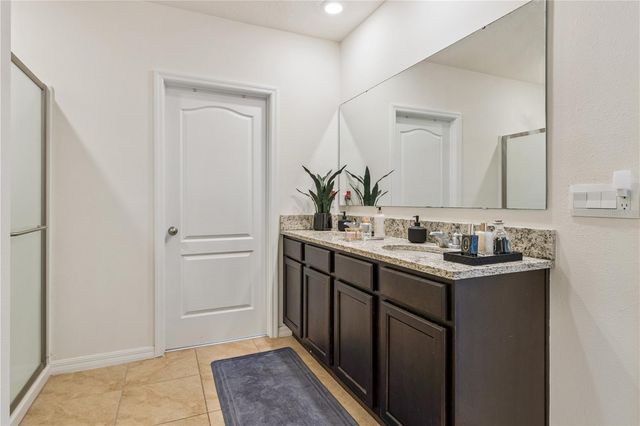 2933 IVY LAKE CT, Lakeland, FL 33811