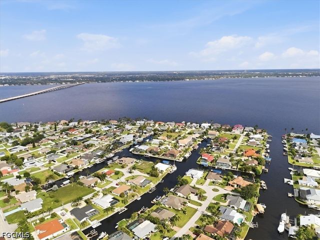 2540 SE 25th AVE, Cape Coral, FL 33904