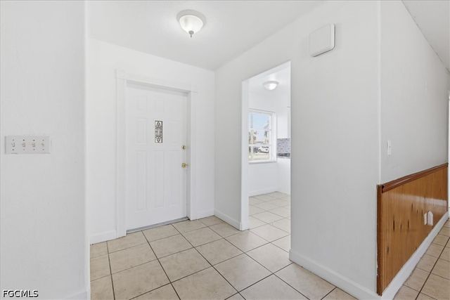 2540 SE 25th AVE, Cape Coral, FL 33904