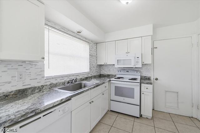 2540 SE 25th AVE, Cape Coral, FL 33904