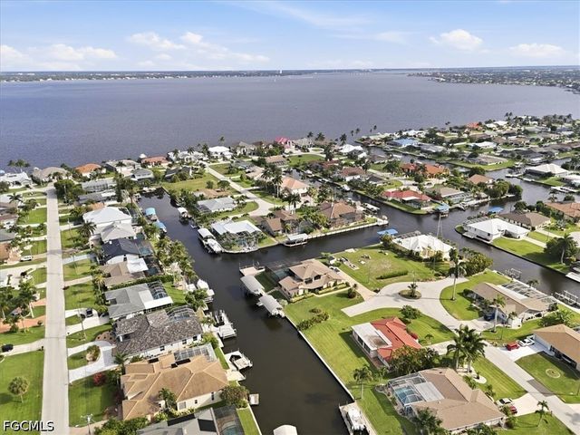 2540 SE 25th AVE, Cape Coral, FL 33904