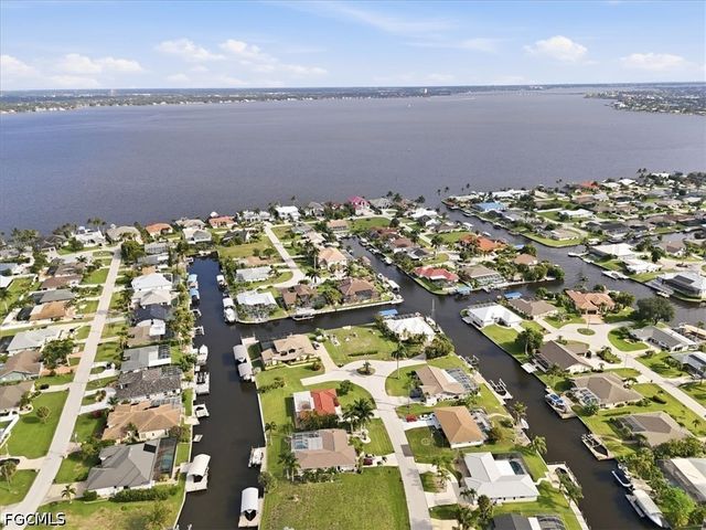 2540 SE 25th AVE, Cape Coral, FL 33904