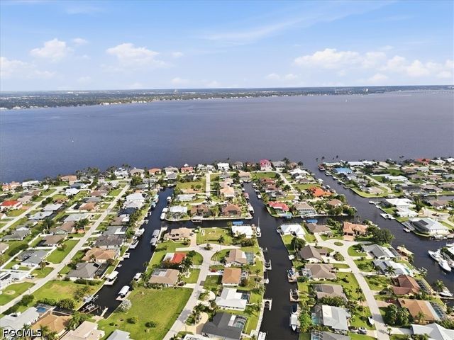 2540 SE 25th AVE, Cape Coral, FL 33904