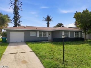 2540 SE 25th AVE, Cape Coral, FL 33904